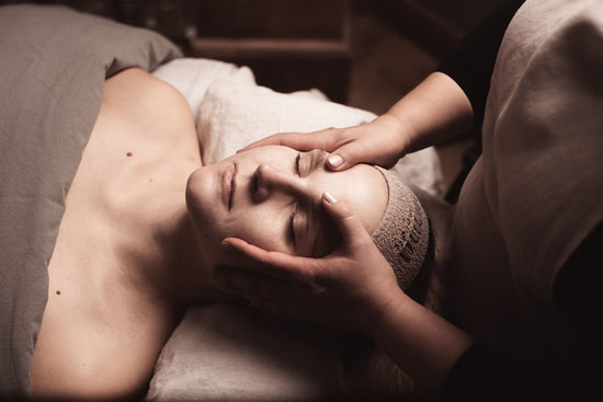 Lahjakortti Räätälöity kasvohoito 60 min